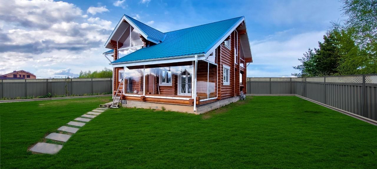 Мягкие окна на веранде загородного дома в городе Орехово-Зуево